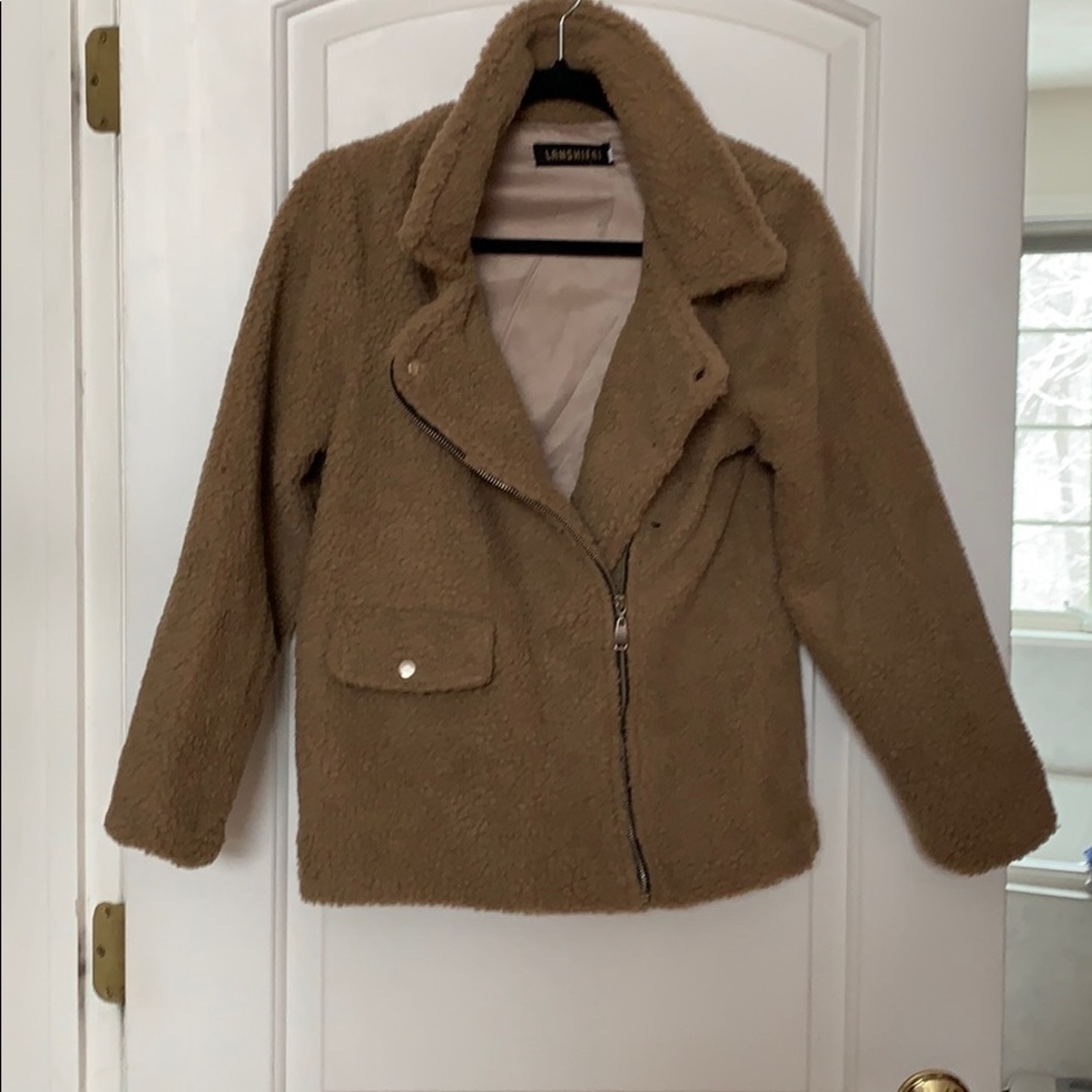 Sherpa jacket with zipper NWOT